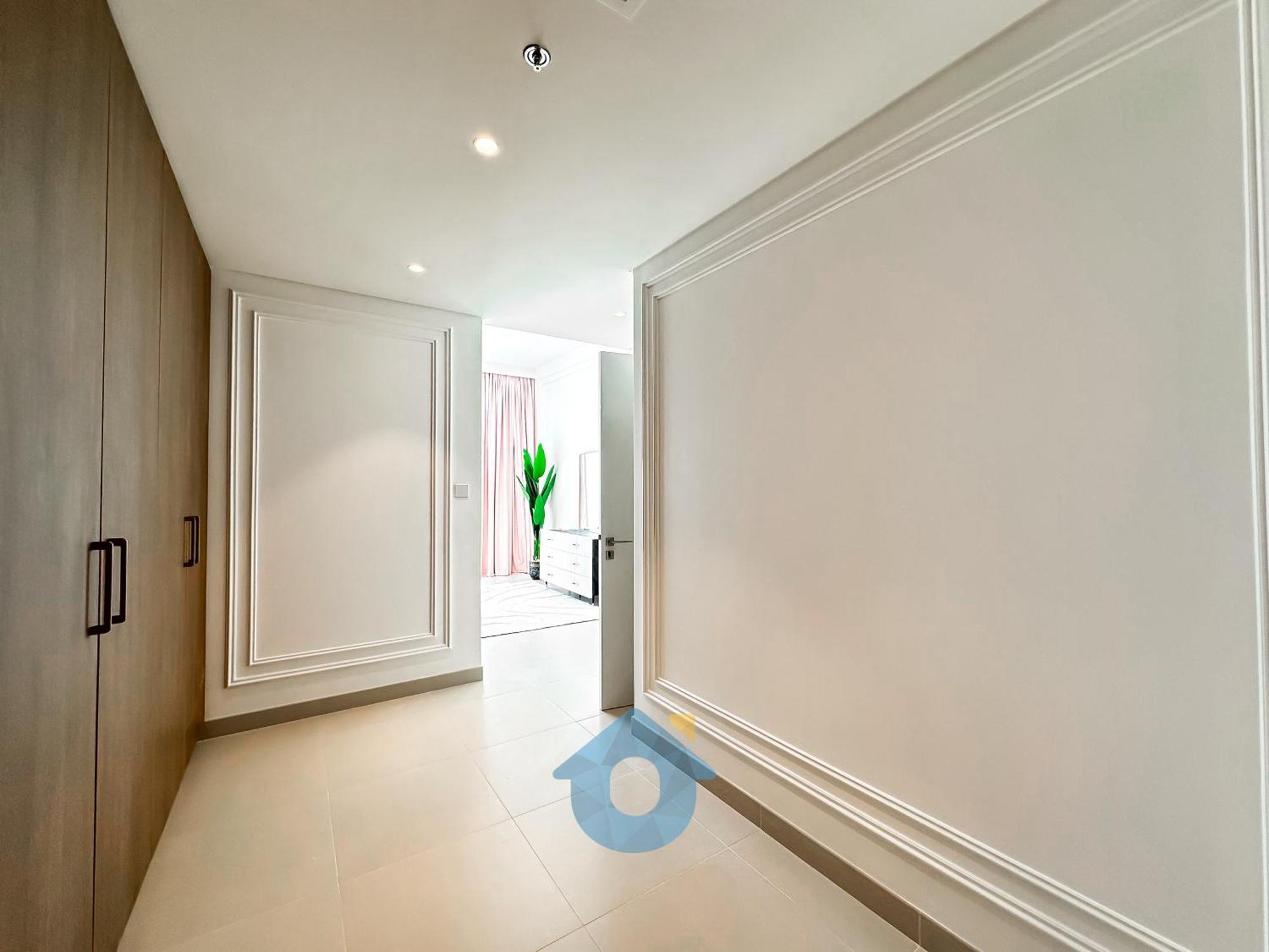 Apartment Like - 5901 Majestic 3bhk With Stunning Creek View *