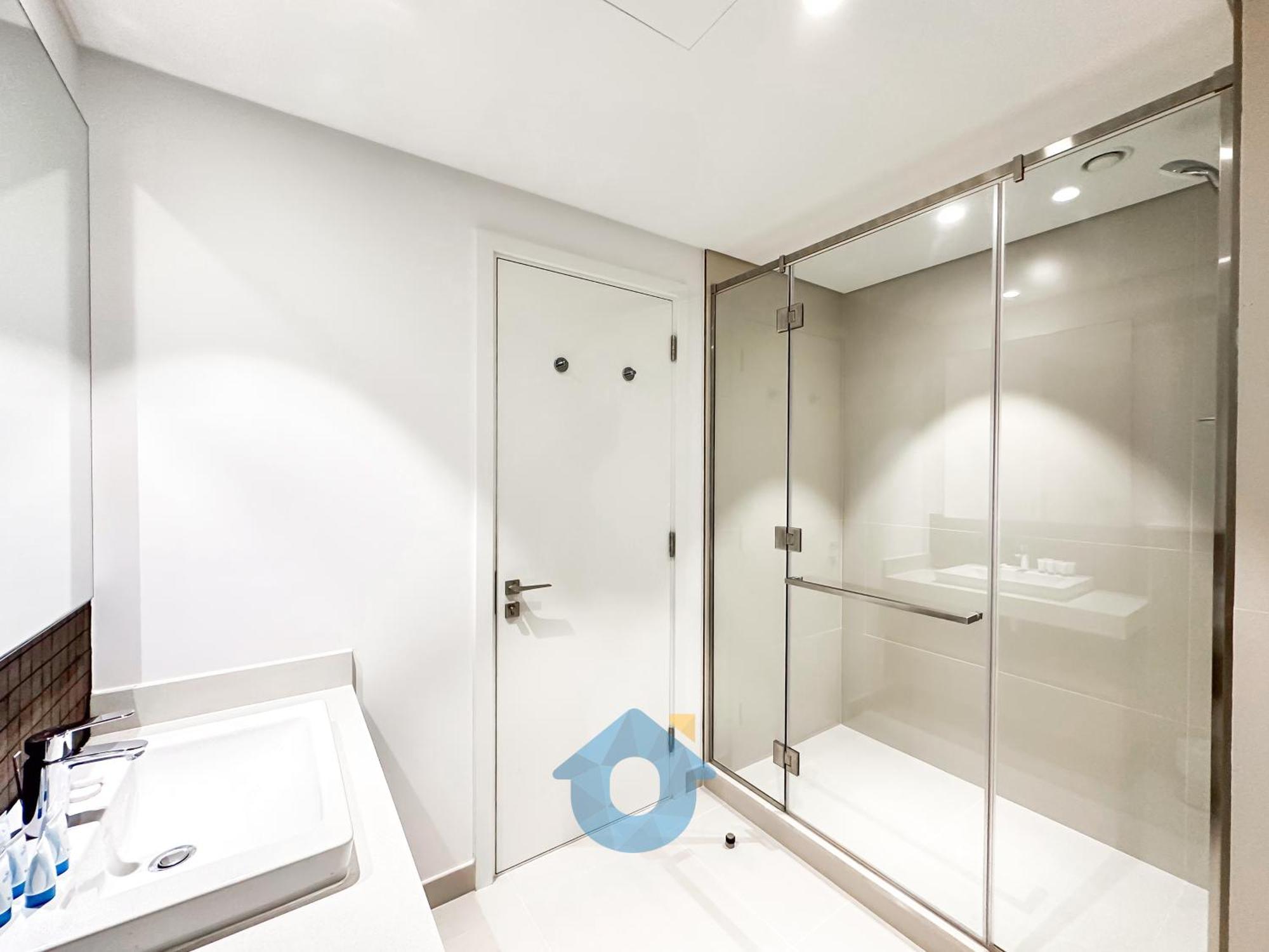 Like - 5901 Majestic 3bhk With Stunning Creek View * Dubai
