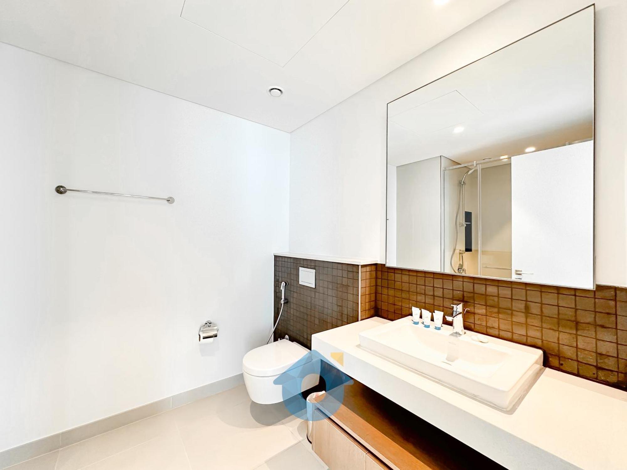 Like - 5901 Majestic 3bhk With Stunning Creek View *